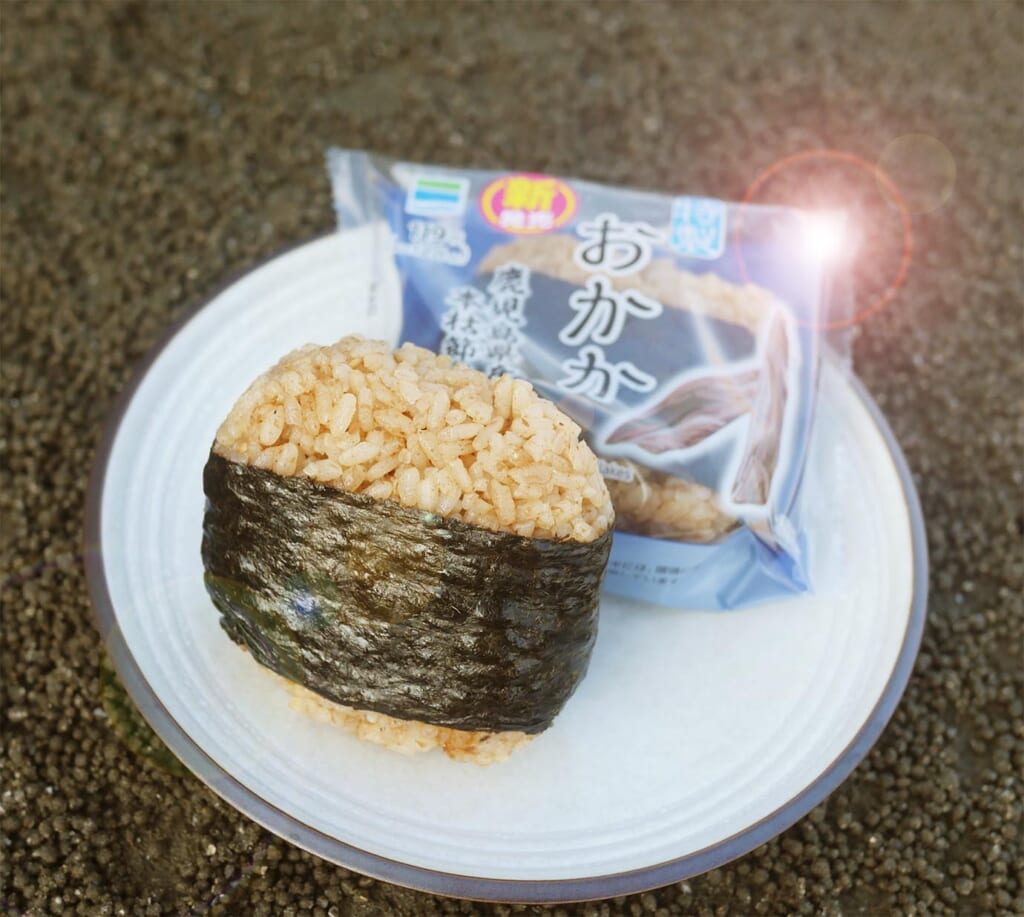 セブン-イレブンのクッキー史上最高傑作と言っても過言ではない「マカダミアナッツクッキー」