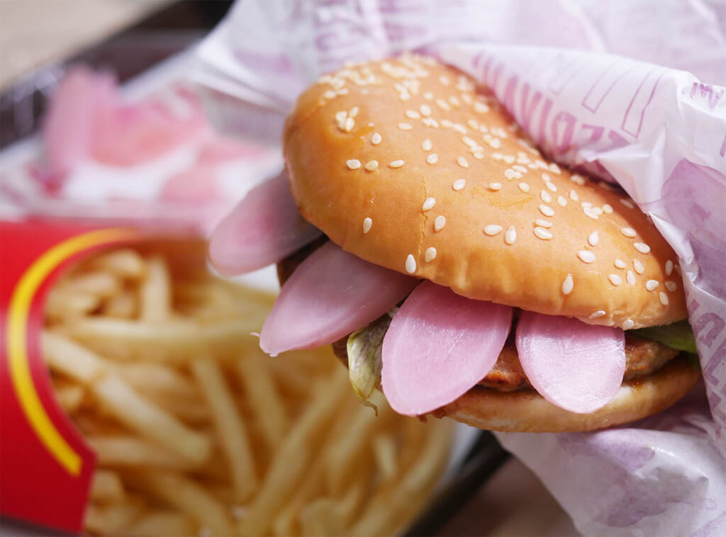 岩下の新生姜をマクドナルドの「てりやきバーガー」にサンドすると良き！ やっぱウメェわ……
