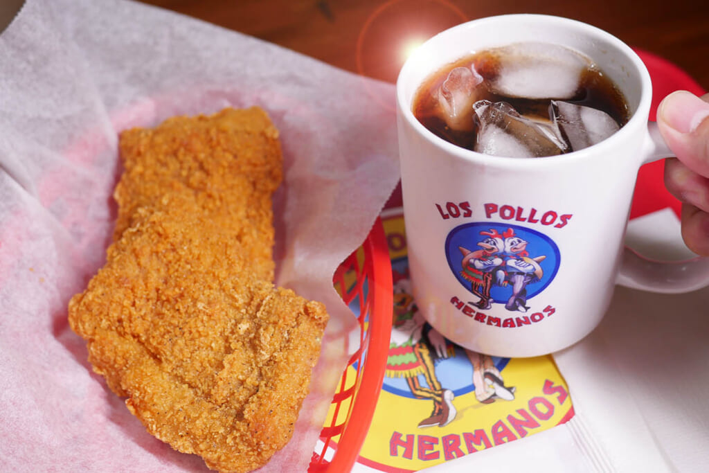 自分で揚げるファミマの「ファミチキ」をコーラと一緒に食べるとウマイ