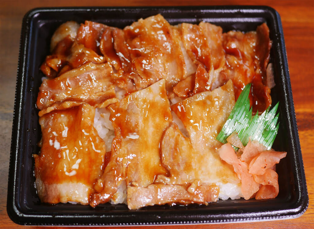 すげーうまいセブンイレブン「炙り焼きイベリコ豚重」復活してる！ また食べたい！