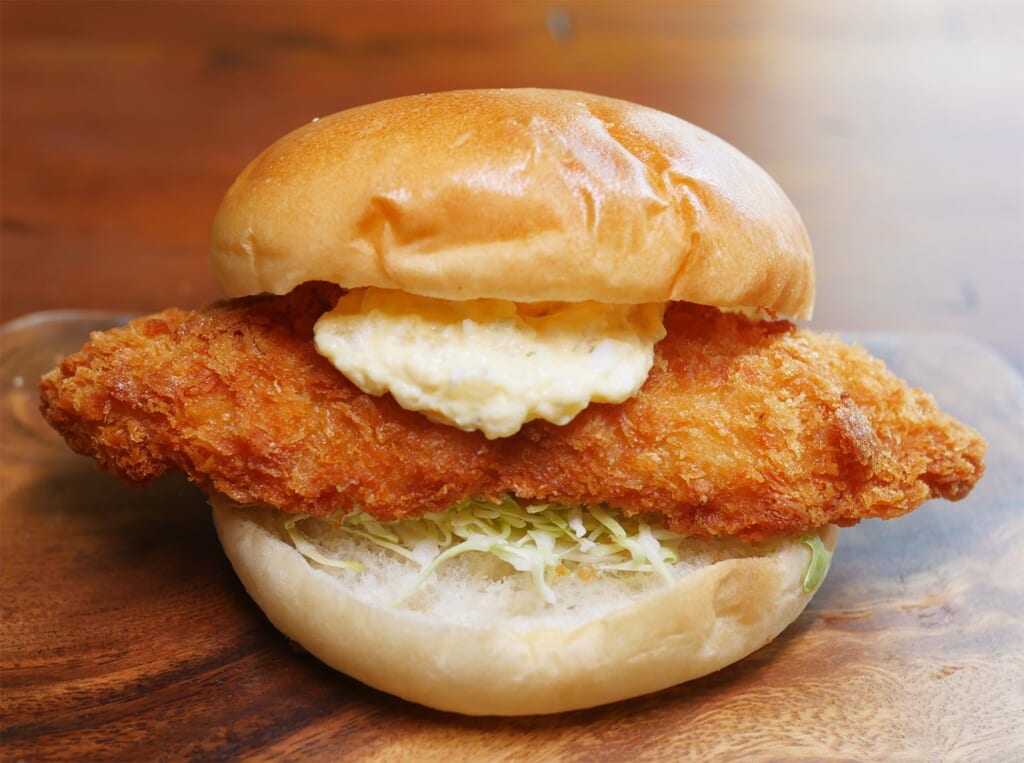 ローソン「タルタルフィッシュバーガー」は専門店を超えた