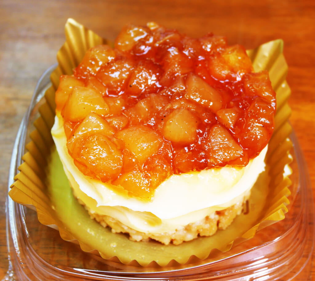 ローソンのザ・キャピトルホテル東急 安里哲也シェフ監修ザ・アップルクランブルの満足度の限界突破について